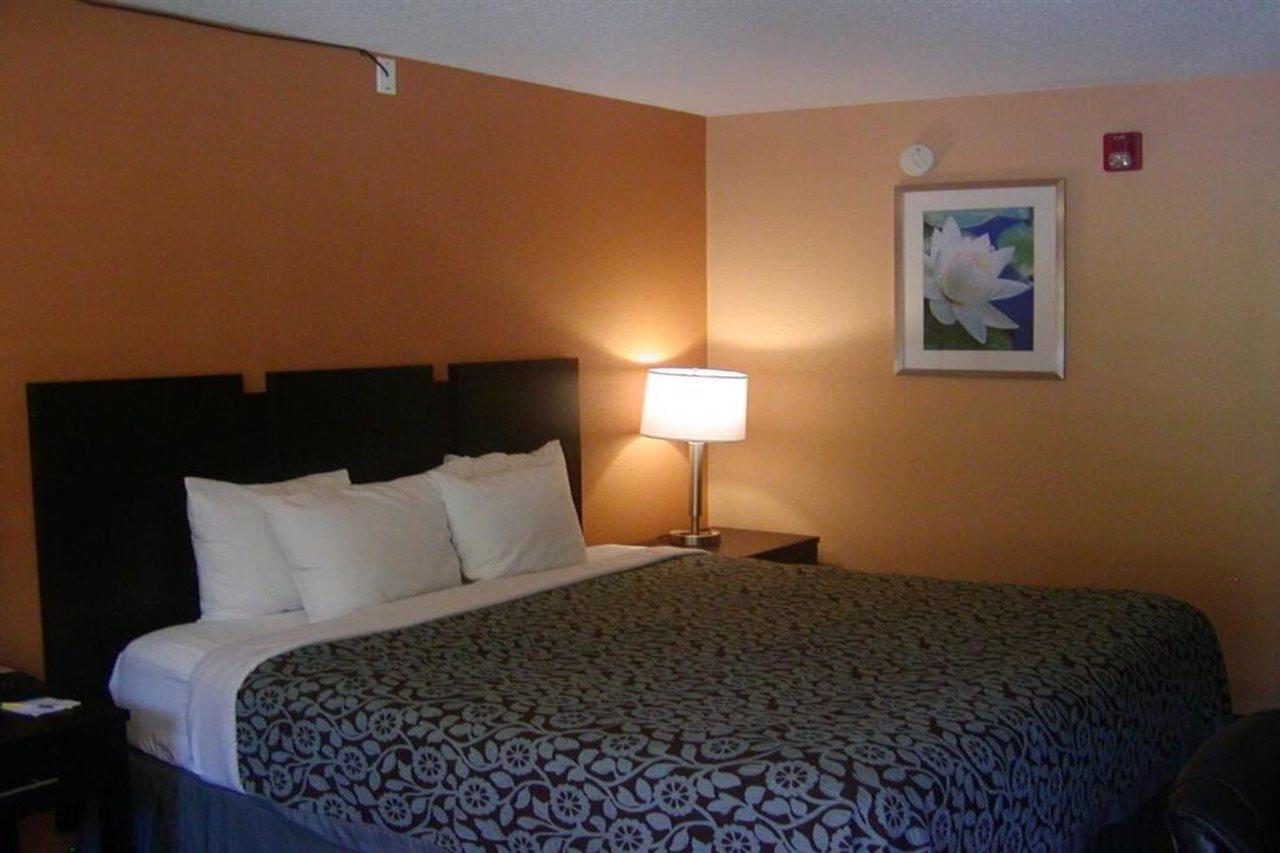Days Inn By Wyndham Marietta White Water Eksteriør bilde
