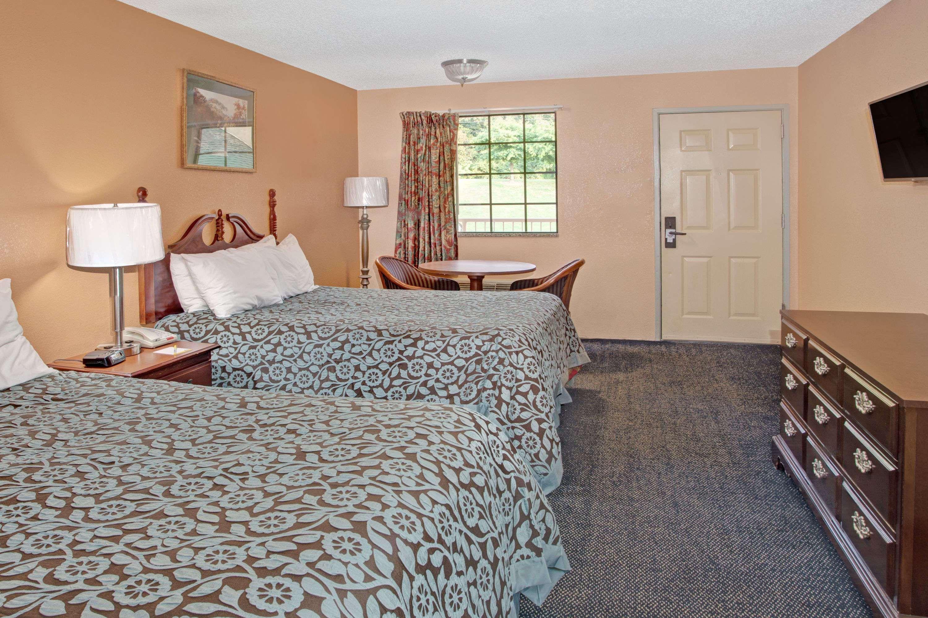 Days Inn By Wyndham Marietta White Water Eksteriør bilde