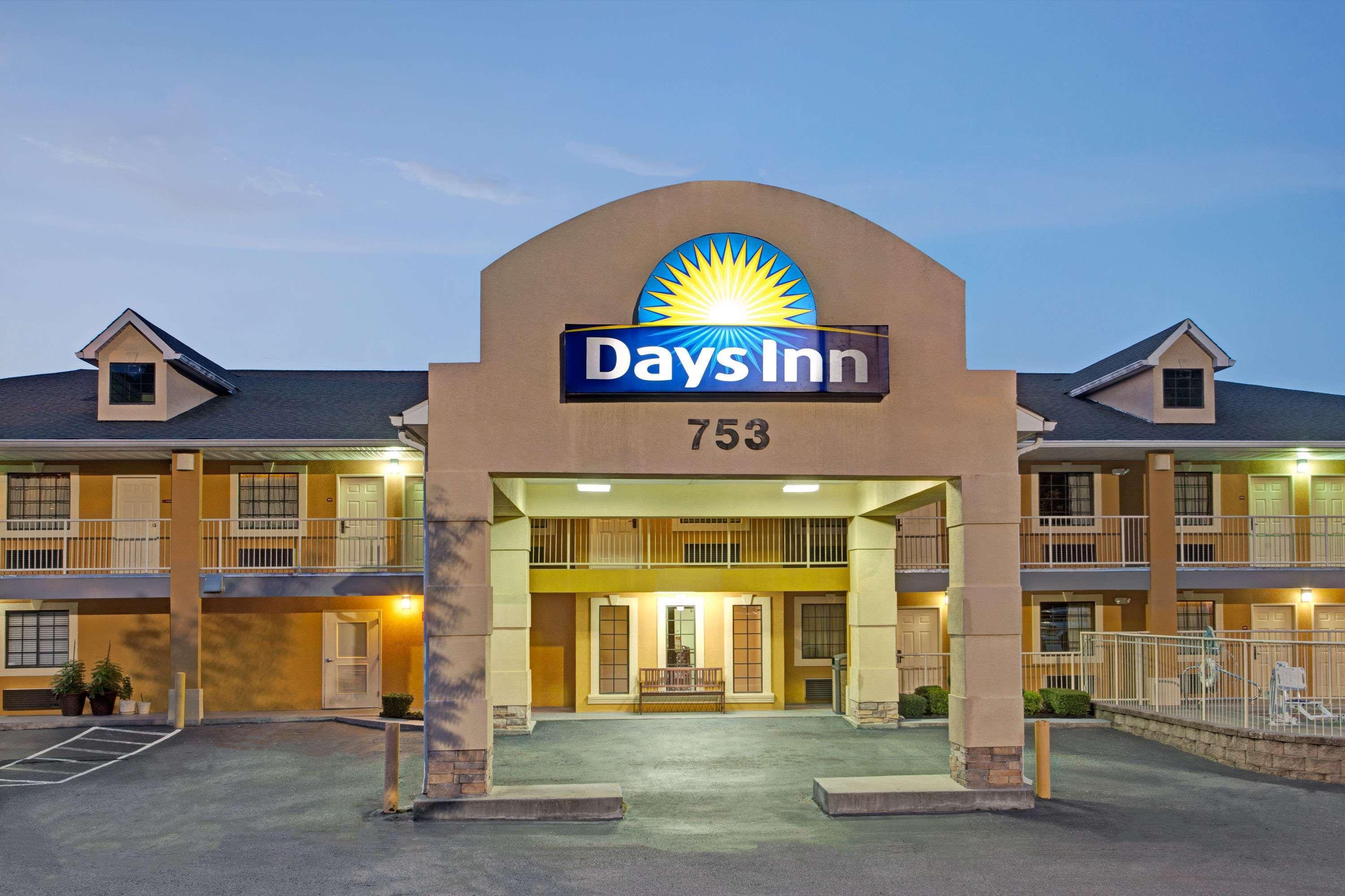 Days Inn By Wyndham Marietta White Water Eksteriør bilde