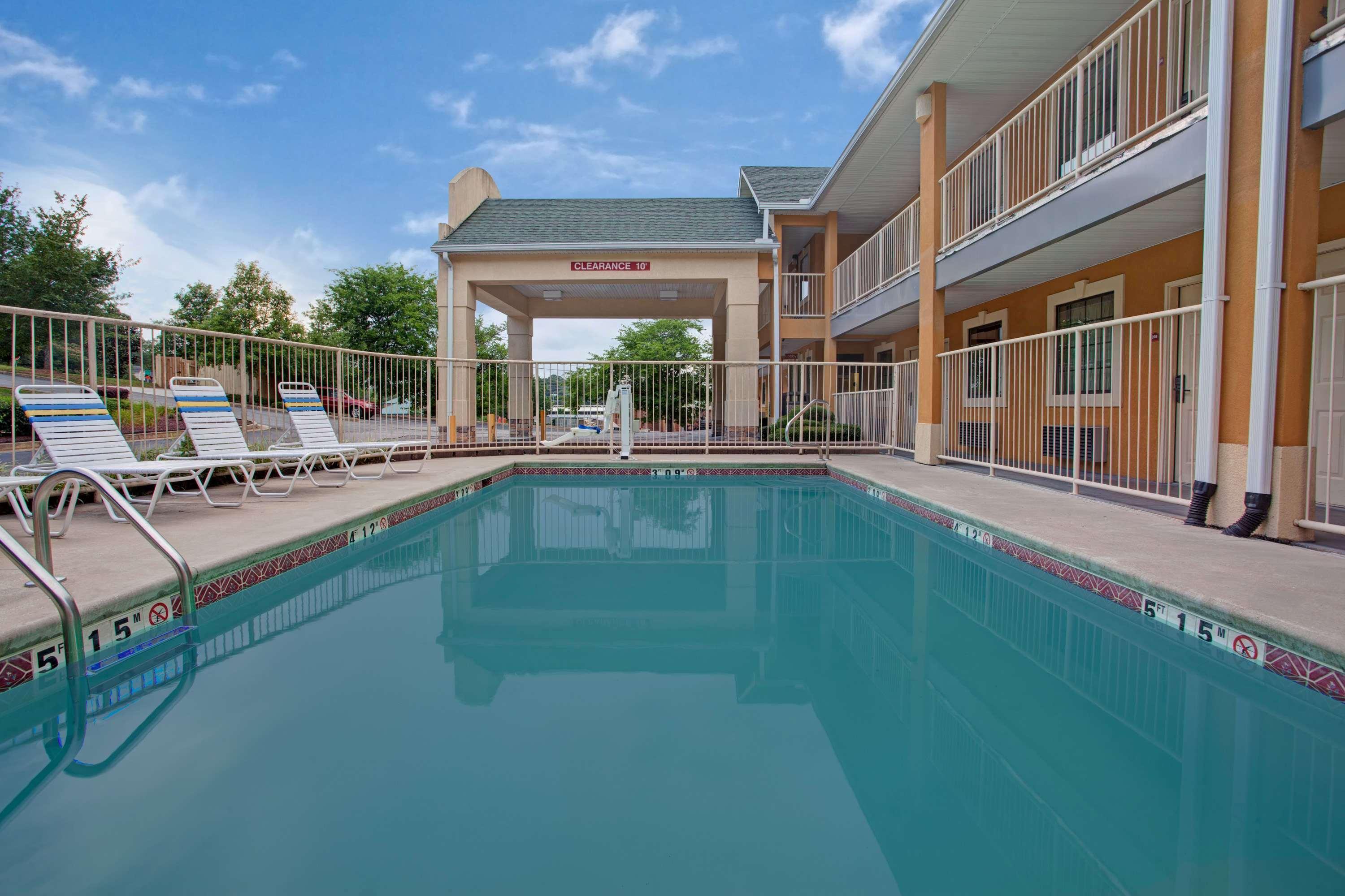 Days Inn By Wyndham Marietta White Water Eksteriør bilde