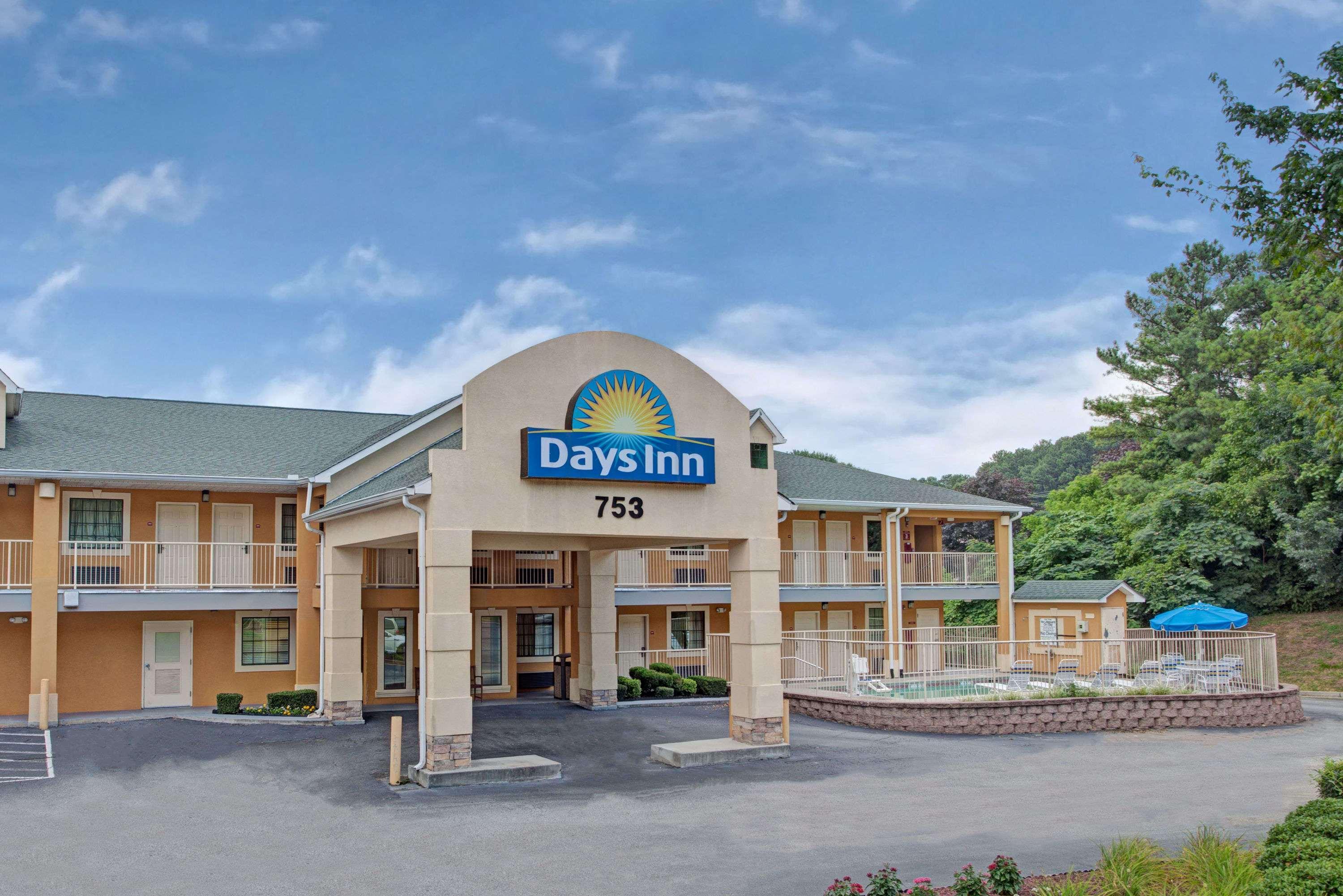 Days Inn By Wyndham Marietta White Water Eksteriør bilde