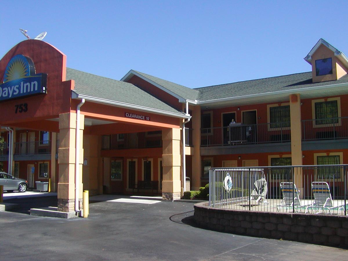 Days Inn By Wyndham Marietta White Water Eksteriør bilde