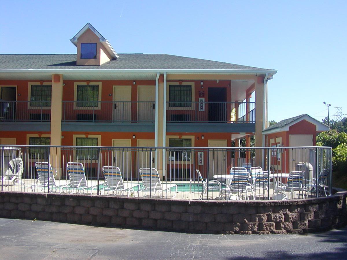 Days Inn By Wyndham Marietta White Water Eksteriør bilde
